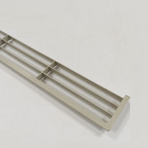 Решітка в пласт. цоколь Н=62 сірий